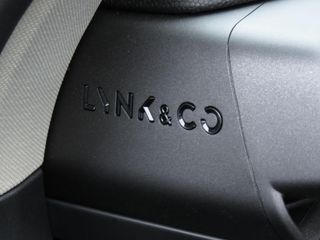 Lynk & Co 01 1.5 262PK AUTOMAAT PLUG-IN HYBRID | PANORAMADAK | CAMERA'S | ADAPTIEVE CRUISE CONTROL | APPLE CARPLAY | LED | DAB