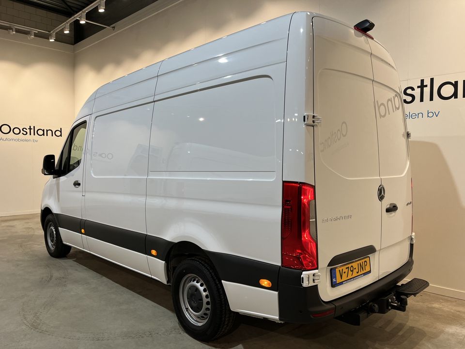 Mercedes-Benz Sprinter 317 CDI L2H2 RWD Automaat / Euro 6 / MBUX / Trekhaak 3500 KG / Airco / Cruise Control / Camera / CarPlay / 3-Zits / 8.700 KM !!