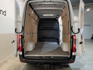 Mercedes-Benz Sprinter 317 CDI L2H2 RWD Automaat / Euro 6 / MBUX / Trekhaak 3500 KG / Airco / Cruise Control / Camera / CarPlay / 3-Zits / 8.700 KM !!