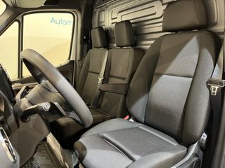 Mercedes-Benz Sprinter 317 CDI L2H2 RWD Automaat / Euro 6 / MBUX / Trekhaak 3500 KG / Airco / Cruise Control / Camera / CarPlay / 3-Zits / 8.700 KM !!