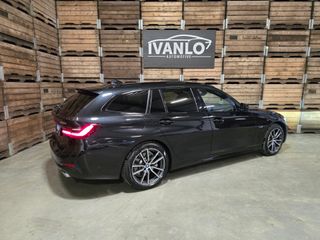 BMW 3 Serie Touring 330e xDrive Business Edition Plus M Onderstel Laser LED HUD LM