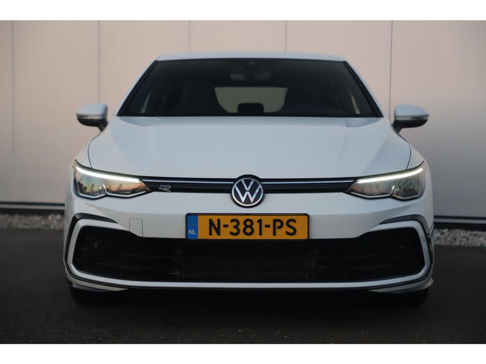 Volkswagen Golf 1.5 TSI R-Line 150PK Virtual Cockpit Sfeerverlichting Keyless 18 inch Navigatie Camera Adaptive Cruise Lane Side Assist LED Draadloos Carplay Android