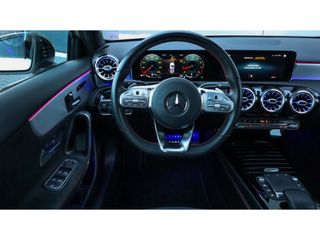 Mercedes-Benz A-Klasse 180 Bns Solution AMG | Pano | Multibeam | Elek. stoel | Cruise