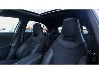 Mercedes-Benz A-Klasse 180 Bns Solution AMG | Pano | Multibeam | Elek. stoel | Cruise