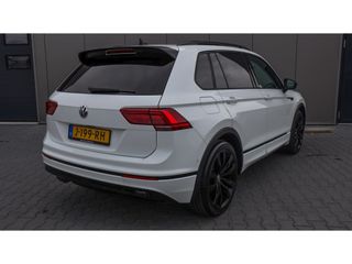 Volkswagen Tiguan 1.5 TSI Highl. Bus R | R-line | Pano | Led | Black Style | Trekh