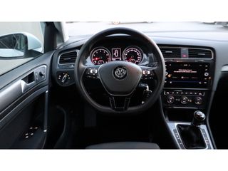 Volkswagen GOLF Variant 1.0 TSI CL Bns | Apple Android | Adaptieve cruise| | Trekhaak