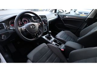 Volkswagen GOLF Variant 1.0 TSI CL Bns | Apple Android | Adaptieve cruise| | Trekhaak