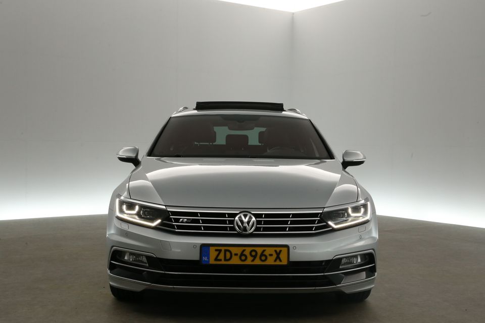 Volkswagen Passat 1.5 TSI R-line 150PK Automaat Pano 360Camera ACC Clima Carplay Navi LED Virtual PDC Leder 18"LMV