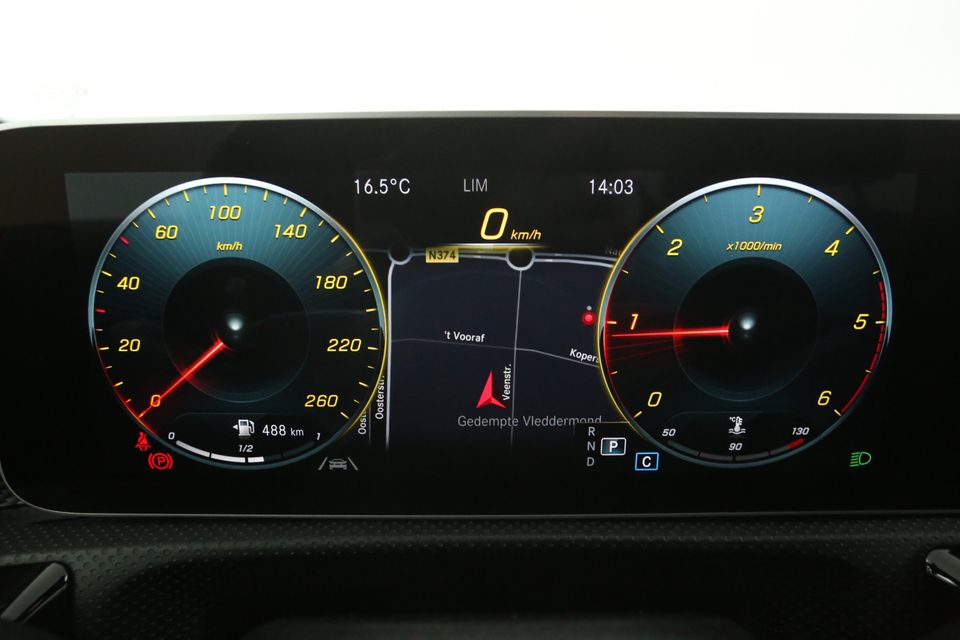 Mercedes-Benz A-Klasse 180 AMG Automaat Clima Cruise Virtual Navi LED PDC Stoelverwarming 18"LMV