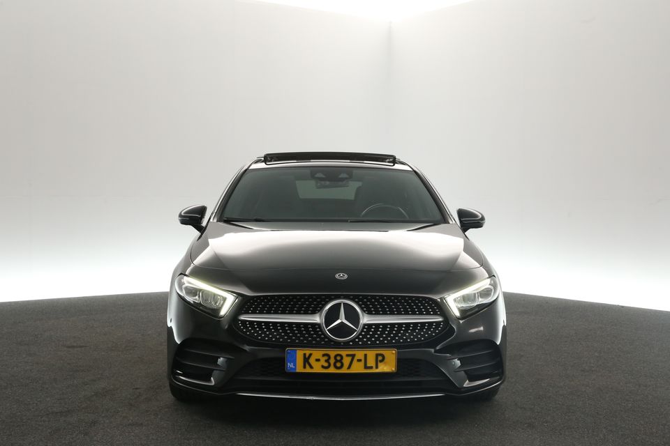 Mercedes-Benz A-Klasse 180 AMG Automaat Pano LED Virtual Camera Carplay Clima Cruise Navi 18"LMV PDC