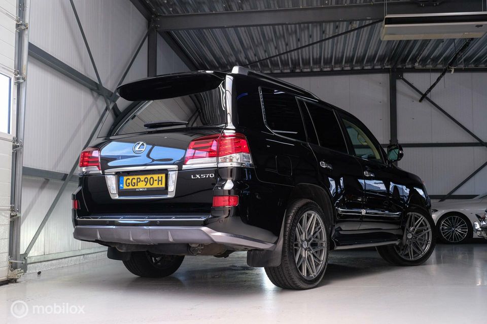 Lexus LX 570 5.7 V8 389 pk | 8 persoons | Mark Levinson | luchtvering | unieke auto!