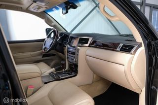 Lexus LX 570 5.7 V8 389 pk | 8 persoons | Mark Levinson | luchtvering | unieke auto!