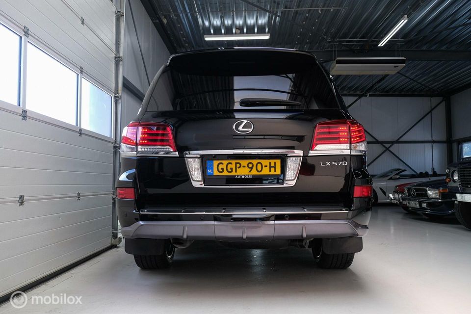 Lexus LX 570 5.7 V8 389 pk | 8 persoons | Mark Levinson | luchtvering | unieke auto!