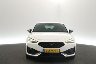 CUPRA Leon 1.4 e-Hybrid 259PK Automaat Sfeerverl. Clima Cruise Carplay LED Navi Virtual 19"LMV