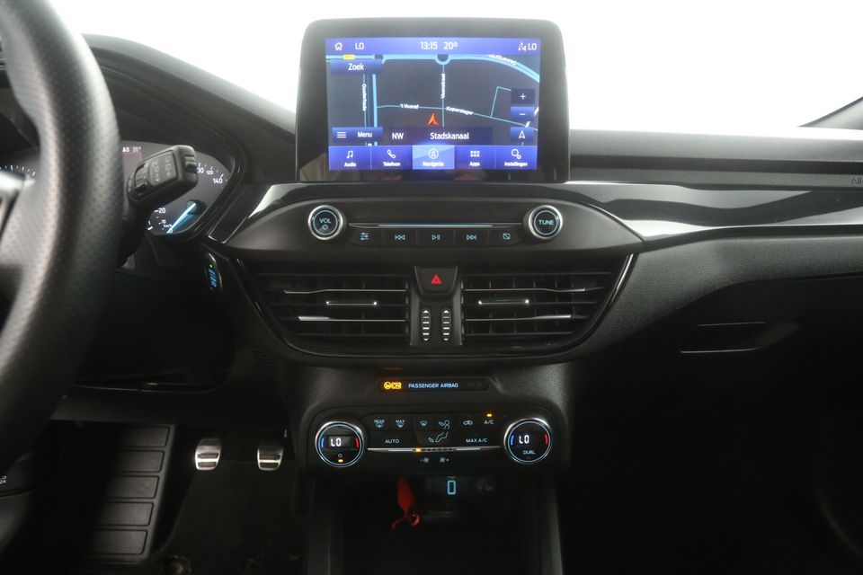 Ford Focus 1.0 ST Line Clima Cruise Carplay Navi LED 18"LMV PDC