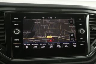 Volkswagen T-Roc 1.5 TSI Sport 150PK Automaat Camera Carplay Virtual LED Clima Cruise Navi PDC DSG 18''LMV Trekhaak