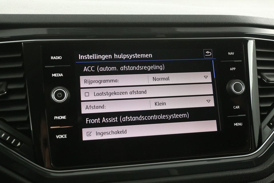 Volkswagen T-Roc 1.5 TSI Sport 150PK Automaat Camera Carplay Virtual LED Clima Cruise Navi PDC DSG 18''LMV Trekhaak