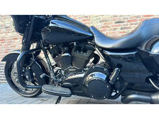 Harley Davidson FLHX Streetglide 103CI CVO Street glide