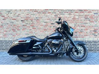 Harley Davidson FLHX Streetglide 103CI CVO Street glide