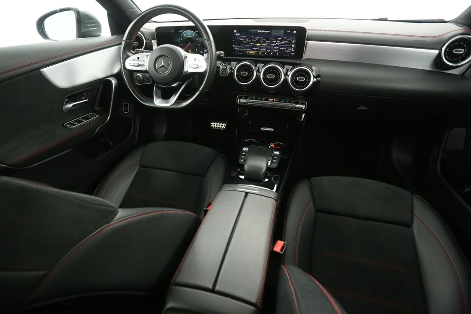 Mercedes-Benz CLA-Klasse 200 AMG 164PK Automaat Pano Camera LED Virtual Clima Cruise Navi PDC 18"LMV