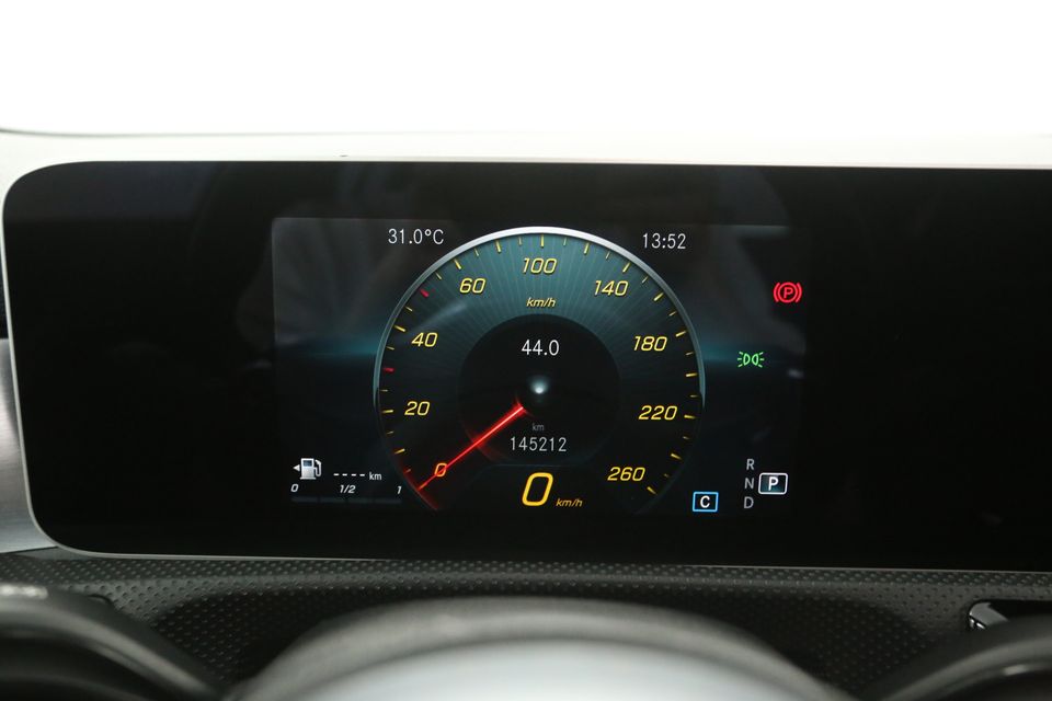 Mercedes-Benz CLA-Klasse 200 AMG 164PK Automaat Pano Camera LED Virtual Clima Cruise Navi PDC 18"LMV