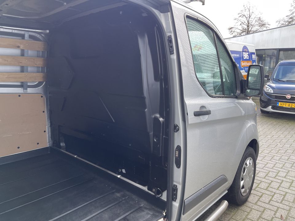 Ford Transit Custom 270 2.0 TDCI L1H1 Trend / rijklaar € 10.950 ex btw / lease vanaf € 201 / airco / cruise / navi / trekhaak 2350 kg / imperlal / achteruit rijcamera