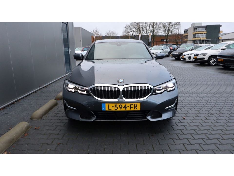 BMW 3-serie 330e eDrive | M Sport | Camera | Adap. cruise | Led | Media