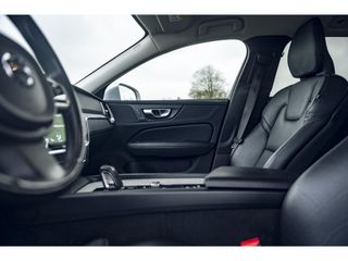 Volvo V60 Cross Country 2.0 B5 AWD Pro | LEDER | CAMERA | TREKHAAK