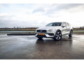 Volvo V60 Cross Country 2.0 B5 AWD Pro | LEDER | CAMERA | TREKHAAK