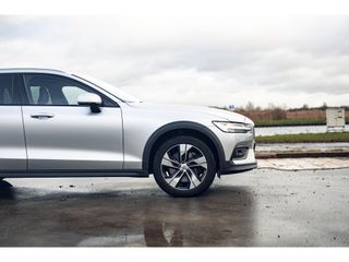 Volvo V60 Cross Country 2.0 B5 AWD Pro | LEDER | CAMERA | TREKHAAK