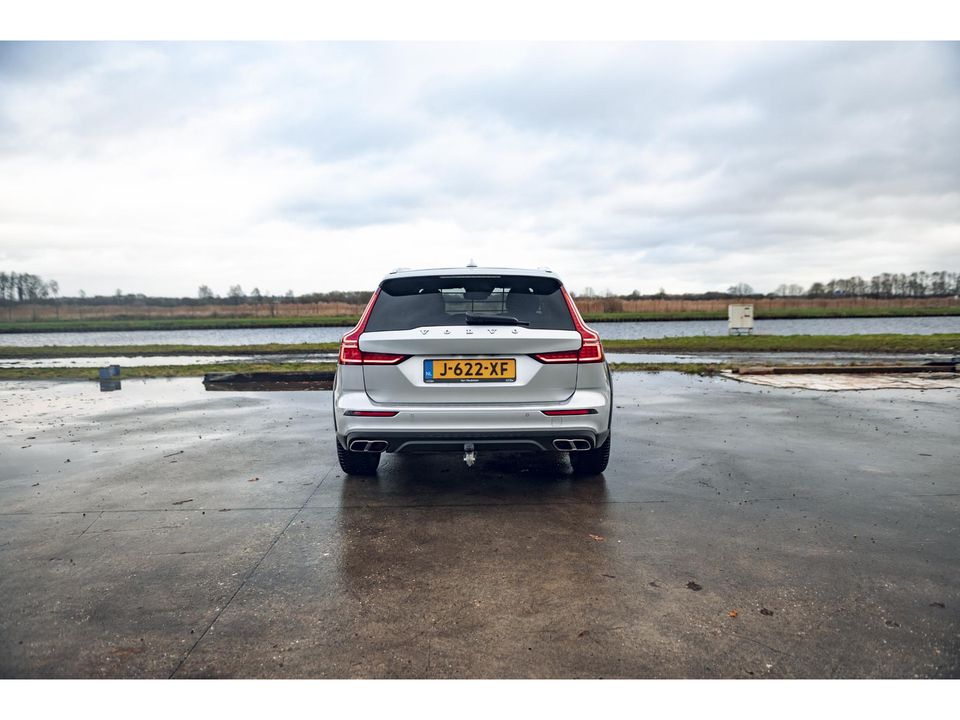 Volvo V60 Cross Country 2.0 B5 AWD Pro | LEDER | CAMERA | TREKHAAK