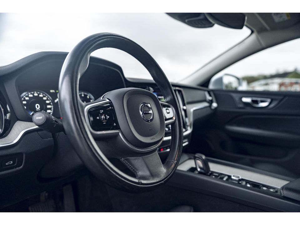 Volvo V60 Cross Country 2.0 B5 AWD Pro | LEDER | CAMERA | TREKHAAK