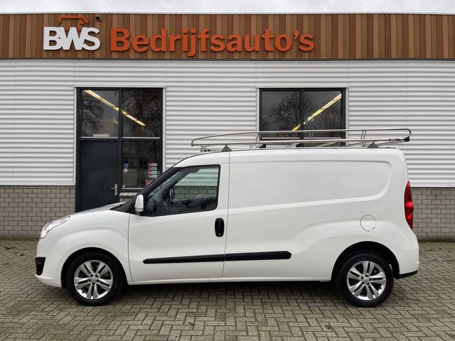 Opel Combo 1.6 CDTi 105pk L2H1 Sport / rijklaar € 7950 ex btw / lease vanaf € 145 / euro 6 diesel / airco / cruise / stoelverwarming / imper1al / laadruimte beveiliging !