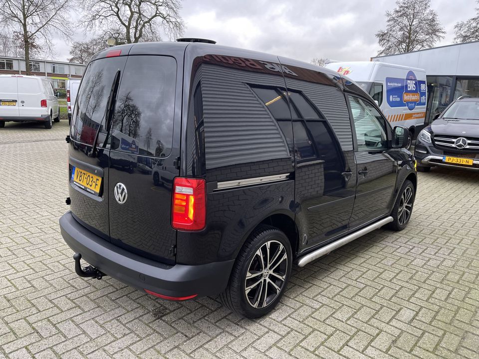 Volkswagen Caddy 2.0 TDI L1H1 BMT Economy Business / vaste prijs rijklaar € 10.950 ex btw / lease vanaf € 201 / airco / 17 Inch lichtmetalen velgen / sidebars / trekhaak / euro 6 !