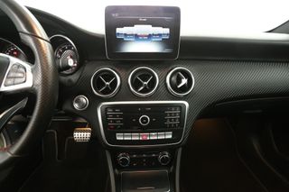 Mercedes-Benz A-Klasse 180 AMG Automaat Pano Airco Camera Cruise Carplay PDC Navi Sfeerverl. LED 18"LMV