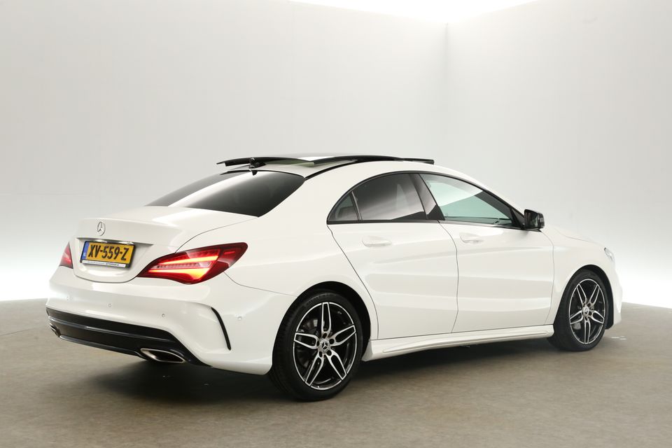 Mercedes-Benz CLA-Klasse 180 AMG Sport Edition Automaat Pano Camera Airco Cruise LED Navi PDC Stoelverwarming 18"LMV