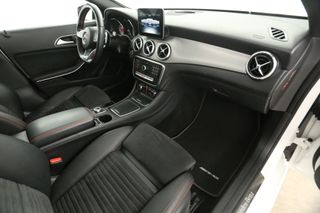 Mercedes-Benz CLA-Klasse 180 AMG Sport Edition Automaat Pano Camera Airco Cruise LED Navi PDC Stoelverwarming 18"LMV