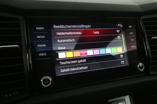 Škoda Kodiaq 1.5 TSI Sportline 150PK Automaat Pano Sfeer Canton-Audio Camera Carplay Clima Cruise LED 19"LMV Virtual Navi Memory-Seat PDC Winterpakket*