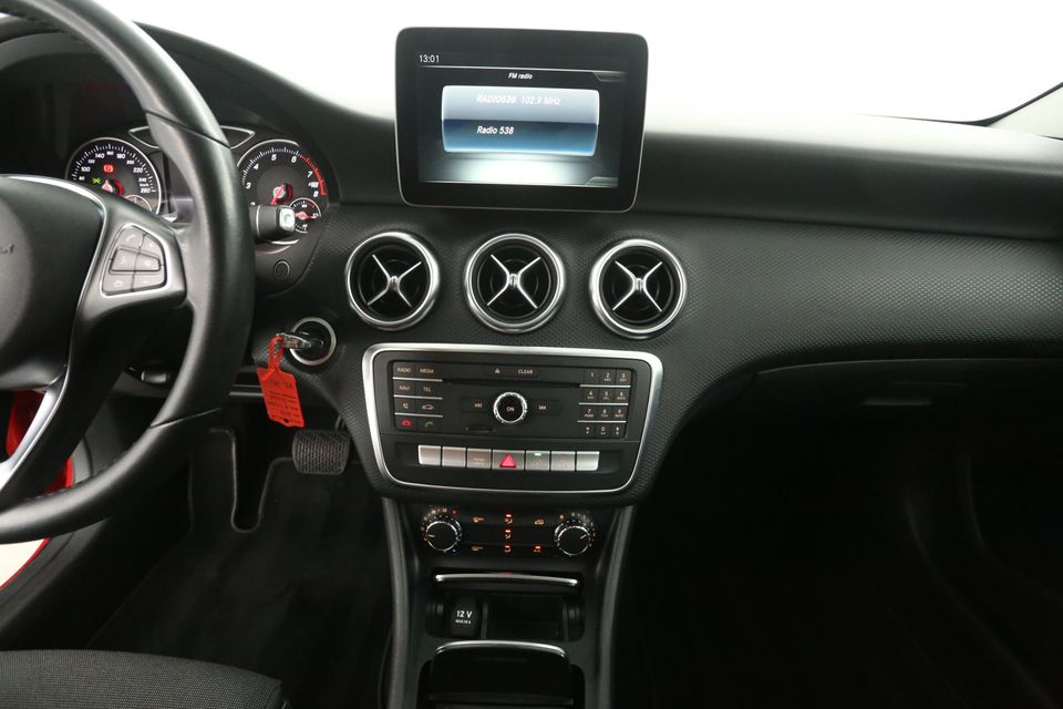 Mercedes-Benz A-Klasse Ambition Automaat Airco LED Cruise Navi 16"LMV Bluetooth PDC Elektrpakket