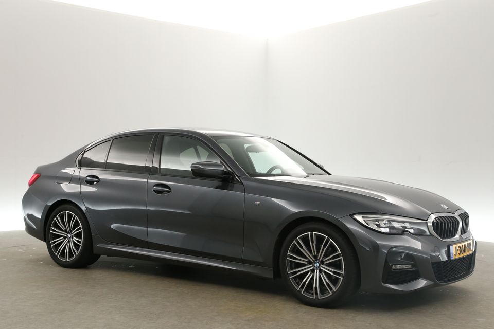 BMW 3 Serie 318i Executive Edition 157PK Automaat Clima Sfeer LED Virtual Cruise Navi PDC 18''LMV