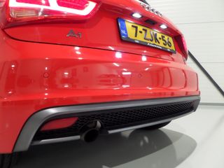 Audi A1 Sportback 1.2 TFSI Admired S-Line "Origineel NL!" Navigatie Bluetooth 17"Velgen Parkeersens, van 1e eigenaar in nieuwstaat