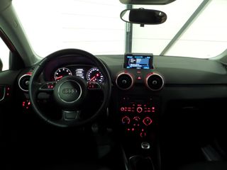 Audi A1 Sportback 1.2 TFSI Admired S-Line "Origineel NL!" Navigatie Bluetooth 17"Velgen Parkeersens, van 1e eigenaar in nieuwstaat