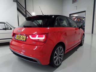 Audi A1 Sportback 1.2 TFSI Admired S-Line "Origineel NL!" Navigatie Bluetooth 17"Velgen Parkeersens, van 1e eigenaar in nieuwstaat