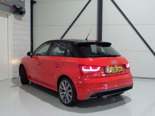 Audi A1 Sportback 1.2 TFSI Admired S-Line "Origineel NL!" Navigatie Bluetooth 17"Velgen Parkeersens, van 1e eigenaar in nieuwstaat