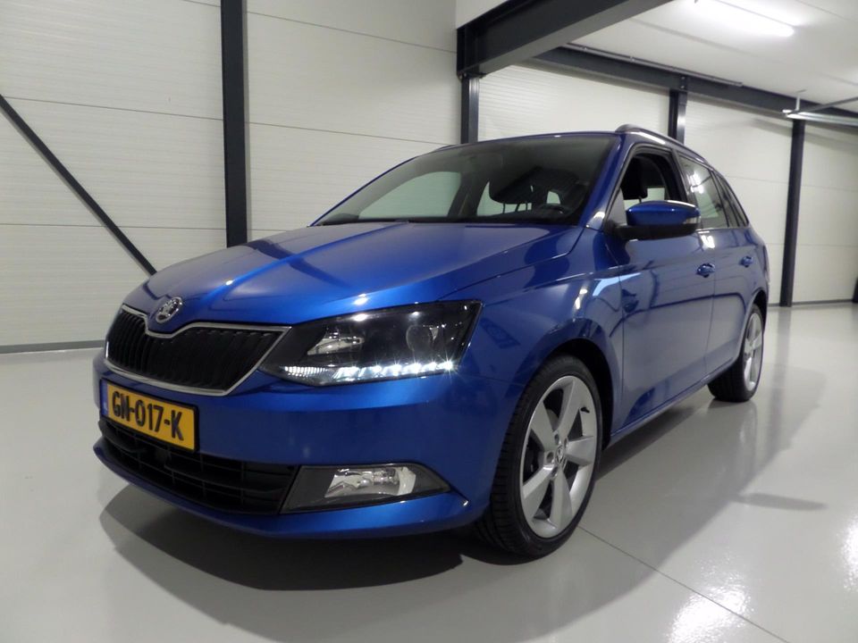 Škoda Fabia Combi 1.2 TSI Ambition "Origineel NL!" Bluetooth 17"Velgen Led-koplampen Cruise Airco, van 2e eigenaar in nieuwstaat!