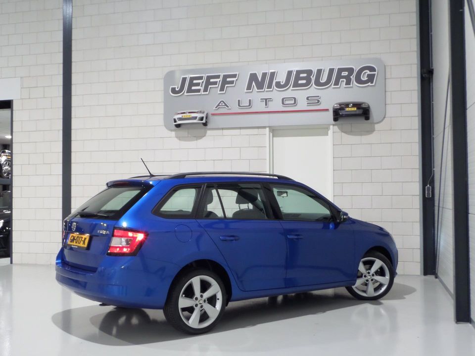 Škoda Fabia Combi 1.2 TSI Ambition "Origineel NL!" Bluetooth 17"Velgen Led-koplampen Cruise Airco, van 2e eigenaar in nieuwstaat!