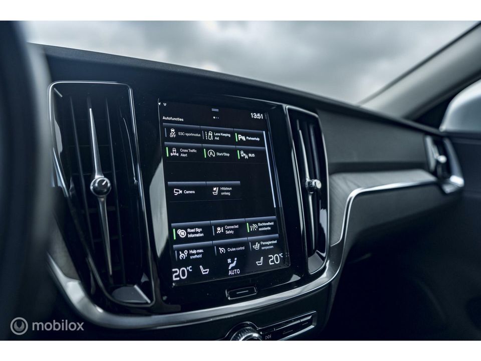 Volvo V60 Cross Country 2.0 B5 AWD Pro | Trekhaak | Apple Carplay