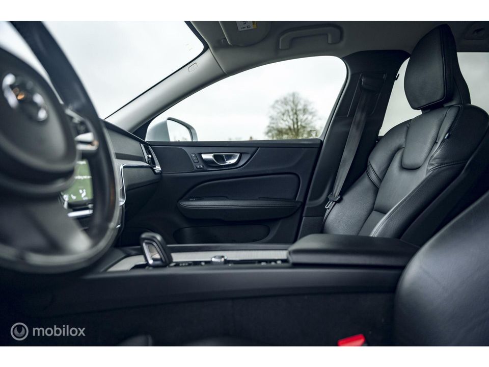 Volvo V60 Cross Country 2.0 B5 AWD Pro | Trekhaak | Apple Carplay