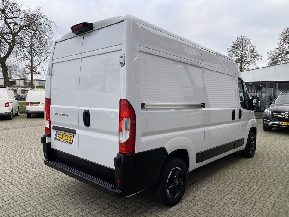 Fiat Ducato 30 2.3 MultiJet L2H2 / vaste prijs rijklaar € 20.950 ex btw / lease vanaf € 375 / cruise en climate control / euro 6 / achteruit rijcamera / navigatie !