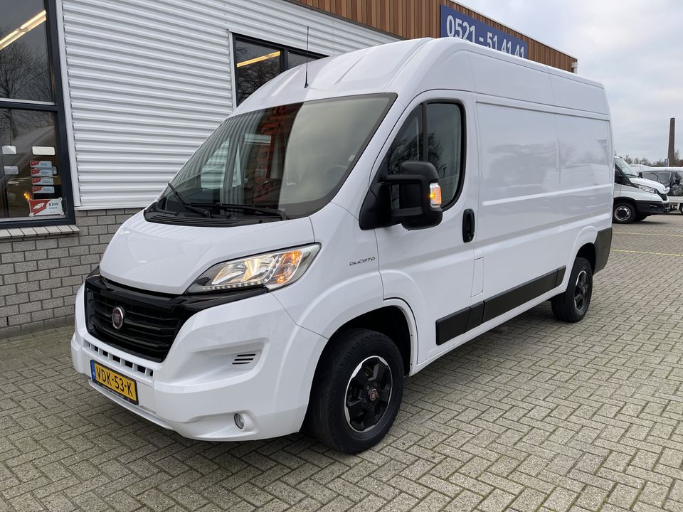 Fiat Ducato 30 2.3 MultiJet L2H2 / vaste prijs rijklaar € 20.950 ex btw / lease vanaf € 375 / cruise en climate control / euro 6 / achteruit rijcamera / navigatie !